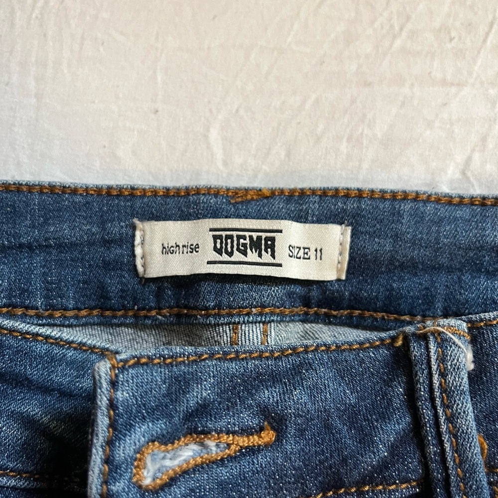 Wild Oak Boutique Dogma Distressed Blue Jeans - Picture 5 of 6